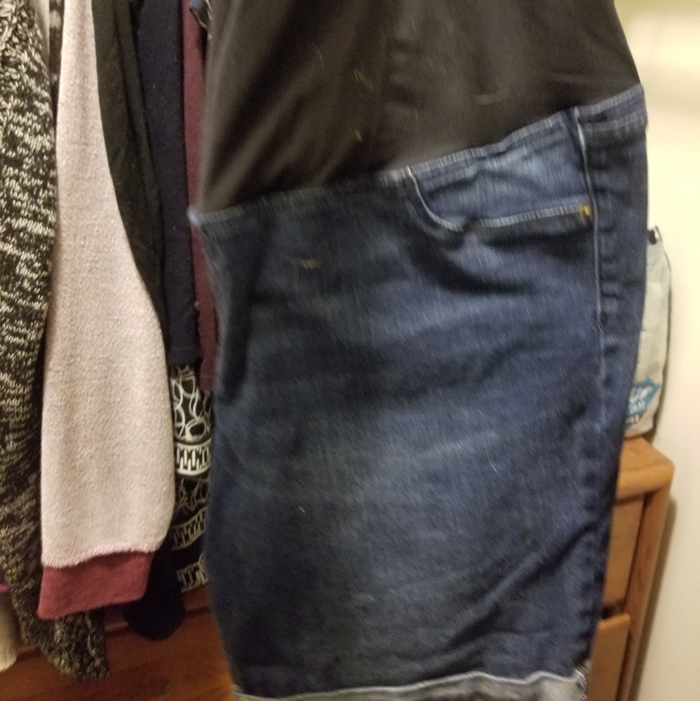 Full panel maternity shorts